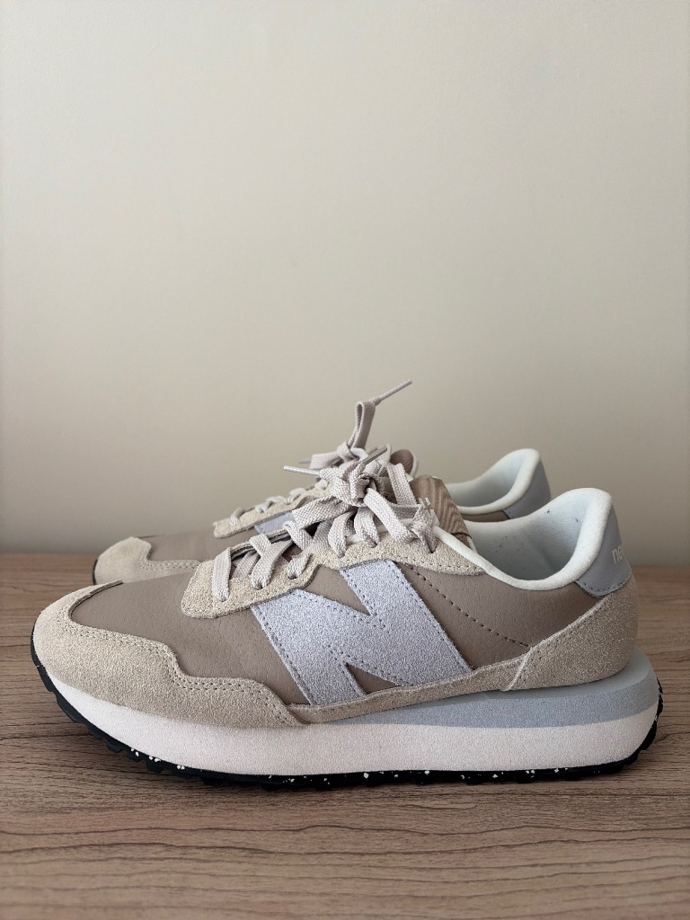 Women’s Brooks 237 Brown Grey Size 8